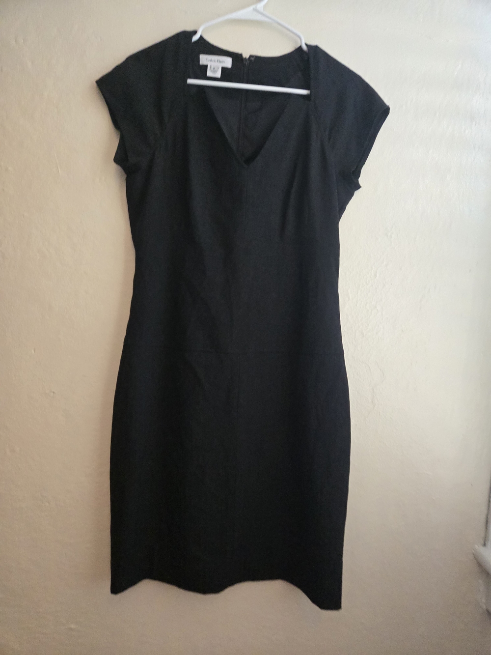 Calvin Klein Black V-Neck Cap Sleeve Midi Sheath Dress